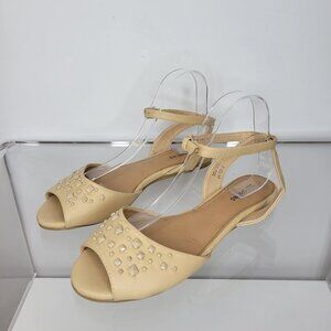 Call  It Spring Flats